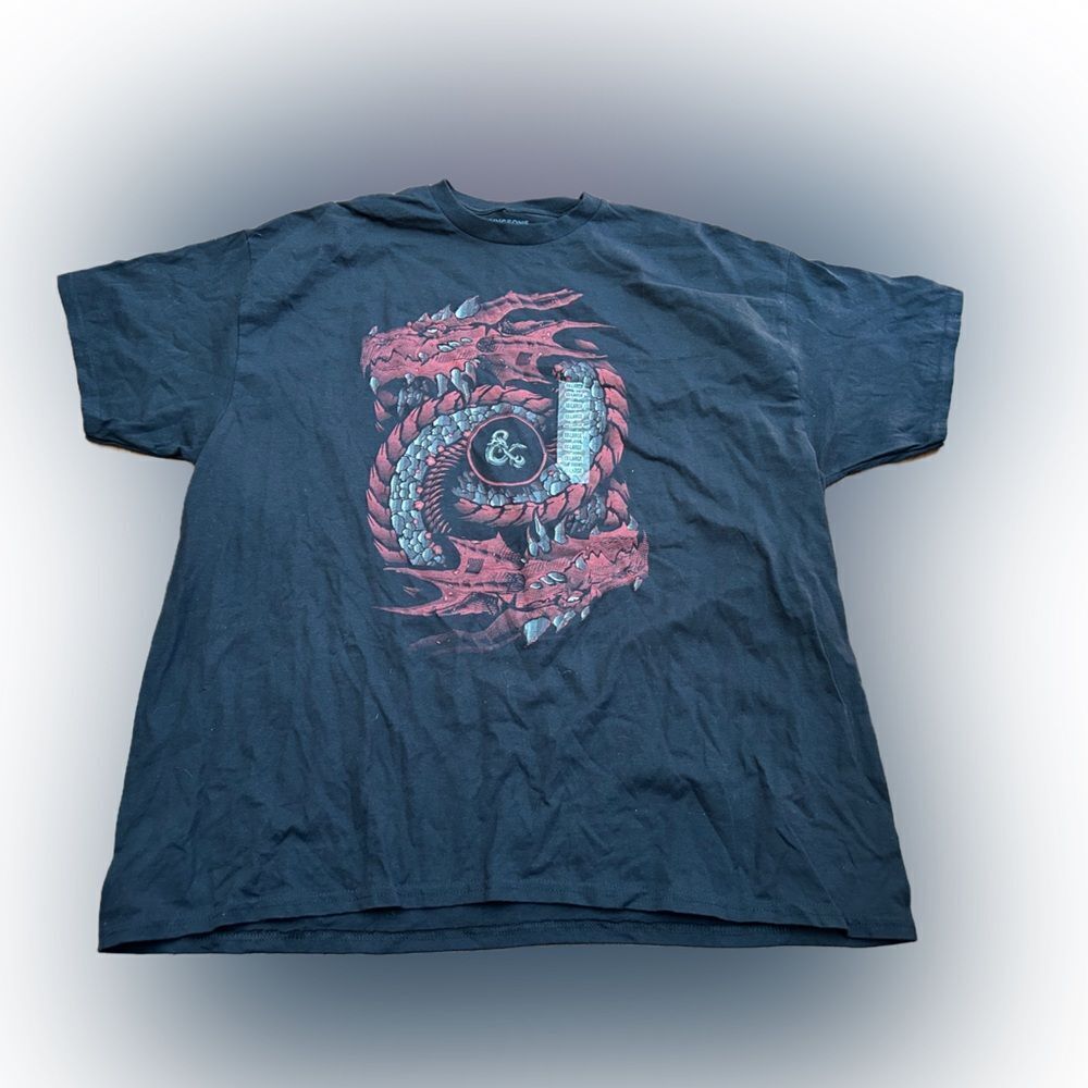 Dungeonsโ& Dragons T-shirtโNWT